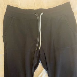 Sweet tea cropped joggers